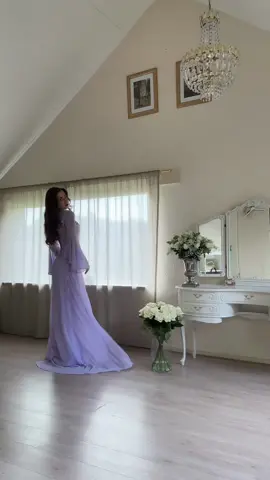 This dress reminds me so much of the movie Barbie as Rapunzel 💜 #classystyle #elegantfashion #rapunzel #oldmoney @valentinecouture 