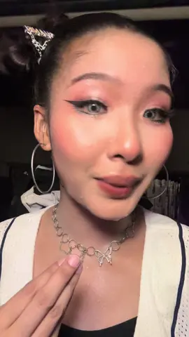 งานวันนั้นร้อนแบบจะวูบเป็นลมได้เลยแต่ว่างานผิวแบบอึ้งมากเหงื่อเหมือนอาบน้ำมาแต่ว่าชีไม่กระดิกออกจากผิวเลยแล้วซับไปคือไม่หลุดติดทิชชู่มาซักกะนิด ซื้อเหอะทุกคนมันโคตรจึ้ง #เอิร์ก_แมงมุม #รีวิวงานผิว #คุชชั่นpala #แป้งฝุ่นcarslan #รีวิวบิวตี้ 