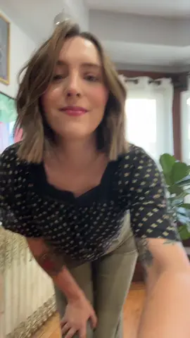 Today’s #stylepromptchallenge pick was “fishwife”, and I’m struggling lol. I feel if it weren’t 83 degrees, I really could have done something cooler with this, but alas, Ohio weather wins again. #OOTD #outfitinspo #secondhandfashion #whatiwore 