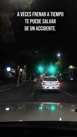 No hay como escuchar un buen tema mientras conduces. #autos #Cumbia #frenos 