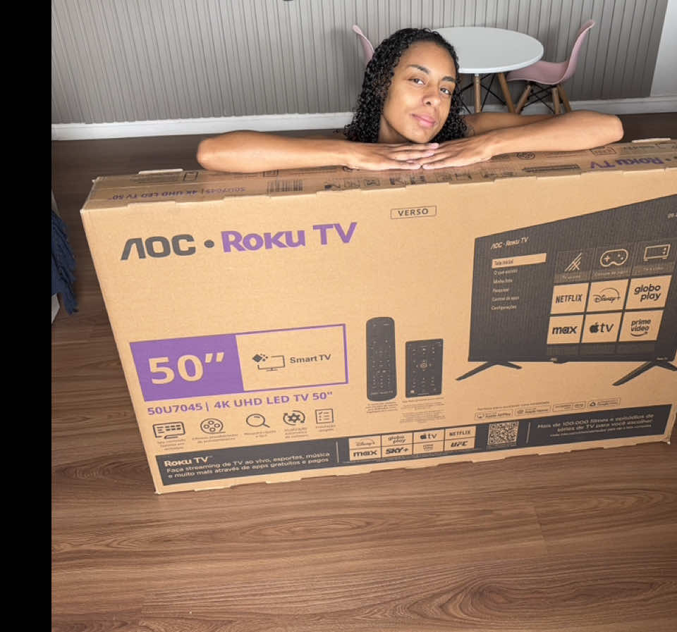 Com a TV AOC 50’’ você tem praticidade e qualidade na palma da mão! Além da tela gigante e cores incríveis, dá até pra controlar tudo direto pelo celular#tv #AOC#criadordeconteudo #dicaboaédicacompartilhada #qualidade @AOC BR  @Nathali Cristina Aguiar 