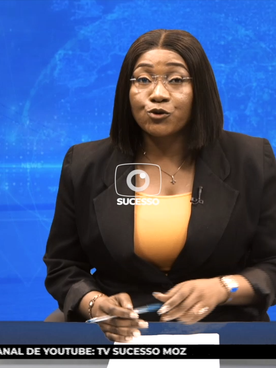 𝐉𝐎𝐕𝐄𝐌 𝐂𝐎𝐌 𝐈𝐍𝐓𝐔𝐈𝐓𝐎 𝐃𝐄 𝐅𝐈𝐂𝐀𝐑 𝐑𝐈𝐂𝐎 𝐄 𝐓𝐄𝐑 𝐔𝐌𝐀 𝐕𝐈𝐃𝐀 𝐃𝐄 𝐋𝐔𝐗𝐎 𝐓𝐄𝐍𝐓𝐀 𝐕𝐄𝐍𝐃𝐄𝐑 𝐒𝐄𝐔 𝐅𝐈𝐋𝐇𝐎 𝐀 𝟏𝟎𝟎 𝐌𝐈𝐋 𝐃Ó𝐋𝐀𝐑𝐄𝐒 Na província de Nampula, está detido um jovem pai que tentou vender seu único filho de 2 anos de idade a 100 mil dólares.  A decisão de vender seu primogénito foi tomada em uma roda de  conversa entre amigos que sonham em ter uma vida de luxo. E, para alcançar  a vida almejada, os  companheiros optaram por vender seus filhos para com o dinheiro, comprar carros e construir casas de alto nível.  O negócio não aconteceu graças a pronta intervenção das autoridades polícias. Reportagem: Emerson Joaquim Texto Redes Sociais: Chibanze O Herdeiro (@ticchiba Imagem: Nórcio Júnior  #TVSucessoDoPovo  #1NaInformação  #JornalPrincipal  #EnyaMaló  #TVSucesso2025