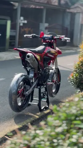 @S2mdecal  #supermoto #crfinthesky #crf 