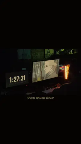 Às vezes, a gente trava pensando demais no que já passou, preso em culpas e dúvidas. Mas mudar é possível quando escolhemos agir diferente do que fomos ontem. O peso da espada pode ser trocado pela leveza de um novo propósito. No fim, não é sobre o passado, é sobre quem decidimos ser daqui pra frente. #vinlandsaga  #anime #reflexao  #Motivação