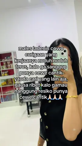 tapi rata rata yg nuduh dia dluan yg slingkuh ya gsii?