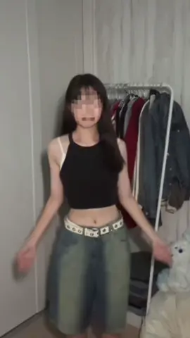 持ってる洋服の平均枚数調べたら男性30枚程度女性100〜150枚程度って書いてあったんだけどそんなに男女で差あるものなの！？！ 一旦服数えてみたら170くらいありました冬服でまた増えそう😺 #08 #jk #sjk #outfit #OOTD