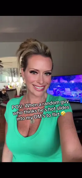 The bird has returned for this one lol  #funny #funnyvideos #comedy #humor #pov 