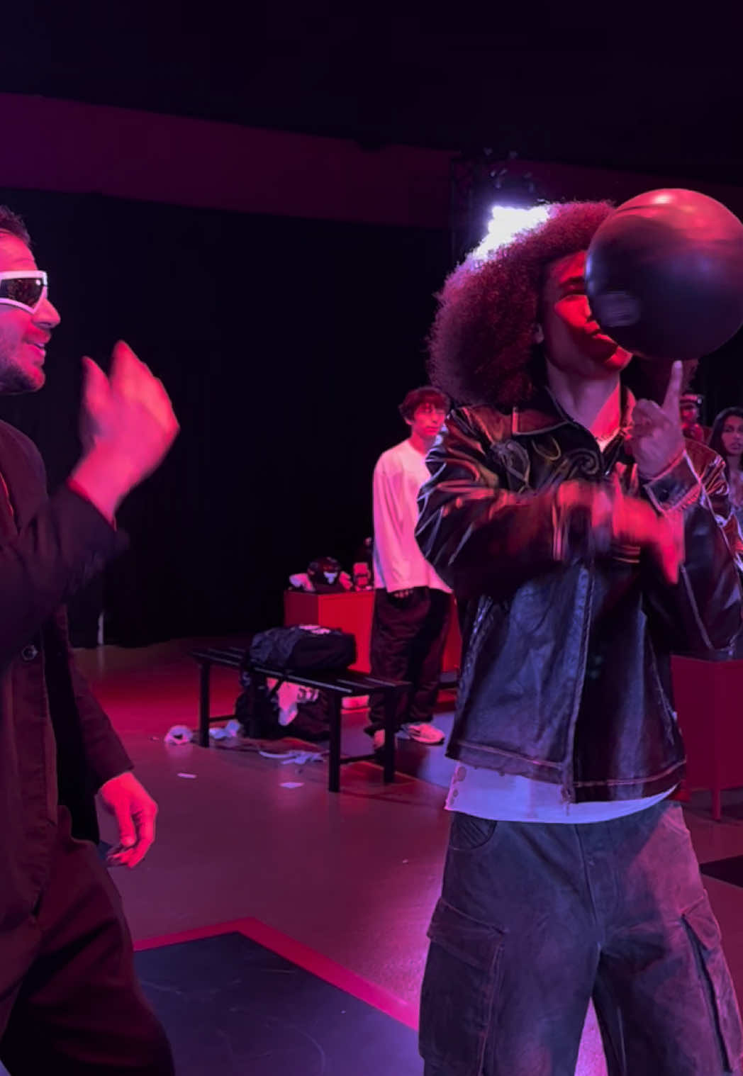 @noelgoescrazy can spin The Ball 🏀 😎