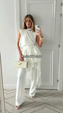 fashion icon 🤍 #rosiehuntingtonwhiteley #rosiehw #rosiehwstyle #fashioninspo #fashiontok #outfitinspo #elegantlady #elegantstyle 