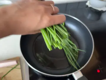 Pajeon (파전) 🌿🥞 #bonappetityourmajesty #drakor #netflix #yachaejeon #makananviral 