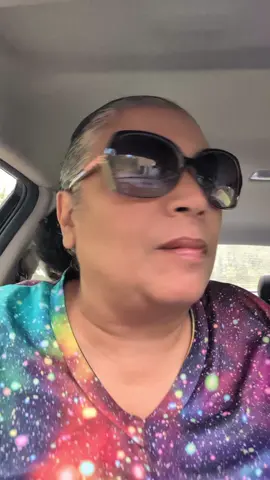 having some fun with my lip gloss. I just want you to see that I have clear lip gloss and it goes on smooth and it's very shiny. did you see my lips with my lip gloss on? #lipgloss #clearlipgloss #gloss #glossylips #virallipgloss 