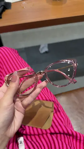 #gongkinh #kinhmatmeo #kinhthoitrangnu 