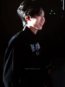 vạn vật đều thua khi Quế Nguyên mặc áo sơ mi đen #zhangguiyuan #truongquenguyen #tffamilygen4 #thoidaiphongtuan🍿🍀💫🇨🇳 