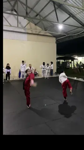 Gauri candu banget.. #gauri #tipsandtricks #yeopchagi #latihan #poomsae #hariini #privateclass #taekwondogirl #aesthetic #xybca #flexibility #motivation #fyp #sulteng 