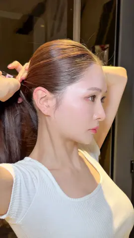 고등학생 때부터 자주 하던 땋은 똥머리 ✨ 뒤에서 보면 진짜 예쁘고 잘 안 풀려서 요즘도 자주 해요 🫶🏻 #hairtok #hairstyletutorial #viralhair #beautyhack #kbeauty