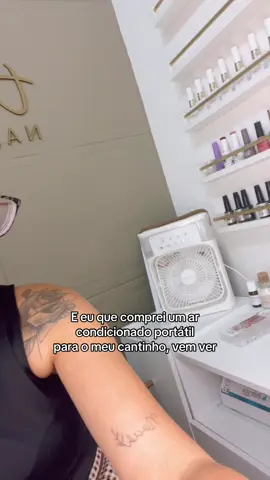 Eu amei meu mini ar condicionado portátil e você? Comenta que te envio o link 🤍✨ #naildesigner #garotasapoiamgarotas💝🎀✨️ #novoespaço #fyp 