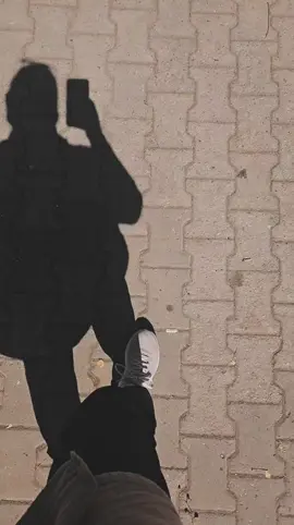 Herkesi kendim gibi sanmadığım   yaştayım...