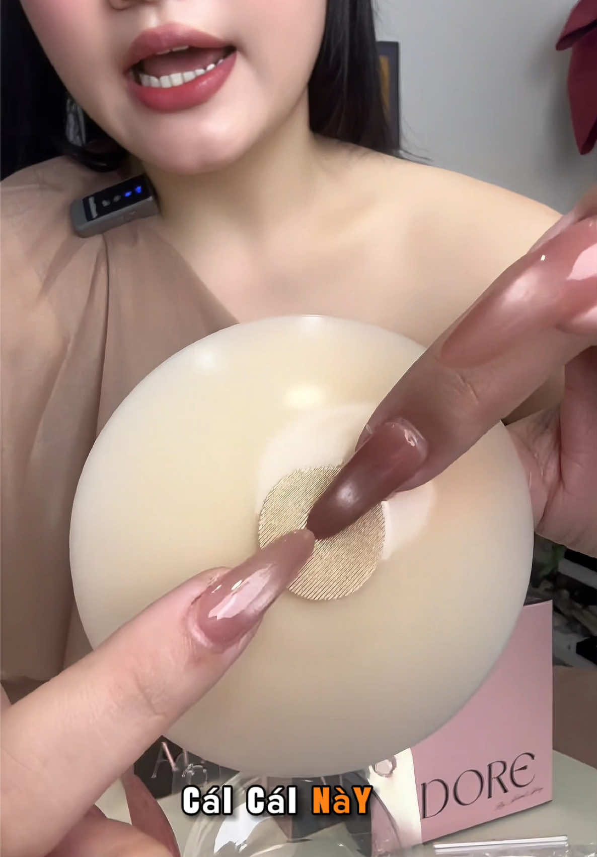 Mấy bà tìm dán nhũ hoa thì nhích của ADORE nhé. Dán chắc mà rẻ dùng lại được 3-4 lần liền #hoangmymy #miengdannhuhoa #miengdansilicone 