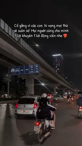 26 tuổi! Bắt đầu mọi thứ liệu có quá muộn, mình chỉ muốn trải lòng 1 chút, Mình làm mẹ bỉm 2 con đã 4năm, loanh quanh cùng con cái đã gần như vắt kiệt mọi khoảng thời gian và sức khoẻ của mình! Mình bầu 2 bé đều k dễ, sức khoẻ thai kì k ổn định nên mình phải nghỉ việc ở nhà! Chỉ có 1 mình ck mình gồng gánh nhiều năm, sau này khi hiện tại các bé đã đỡ hơn mình bắt đầu có suy nghĩ muốn đi lm lại ☹️ nhưng mấy năm ở nhà ko giao tiếp xã hội, chỉ loanh quanh vs 4 bức tường và những áp lực gia đình, đã khiến mình k đủ tự tin để bắt đầu lại, cảm giác tụt lùi lại về sau so vs xã hội nên mình khá rụt rè! Mình nên bắt đầu lại từ đâu ???? Mn cho mình xin ý kiến nhé 🇻🇳#xuhuong #mebimsua #viral 