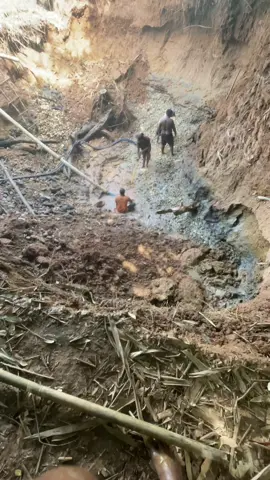 Spil harga emas di tempat kalian 🤑🤑.  #kulisedot #dompengdarat #tambangemas #fyp #4u 