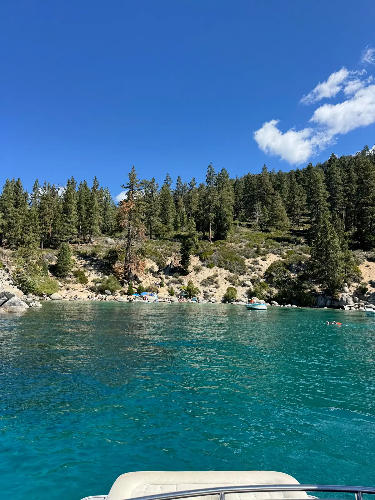 Don’t think I’ll get over these views any time soon! First time in Lake Tahoe was a success. Highly recommend going in September/off season it was still warm enough and beautiful but not crowded and so peaceful 🥹🤍 #laketahoecalifornia #scenicview #lake #tahoe #california 