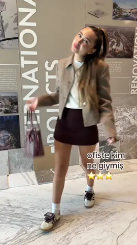 bugün de ofisteki kombinlere bakıyoruz ❤️‍🔥❤️‍🔥❤️‍🔥  #fyp #ofisgünlükleri #kombin #outfit #outfitideas 