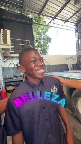 Aquí los técnicos se pasan con los nombres 😂 no se quillen que el esta contento con su nombre, ademas es un nombre bello