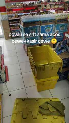 cuma bisa pasrah sama betina penguasa bumi,untung ga dateng barang☠️☠️#alfamarttiktok #pramuniagaalfamart #alfamarthits 