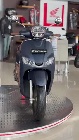 🔥 PROMO MOTOR HONDA! 🔥 Yang mau tanya-tanya promo langsung hubungi: 📞 VikryHONDA - 0822-4043-3017 📍 Khusus area Sumbar 🛵 DP ringan, proses cepat, cukup KTP & KK! #saleshondapadang #menaraagungveteran #stylo160 #hondastylo #hondasumbar 