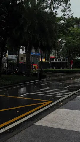 “Chẳng biết anh mang thân phận, gì để giờ còn nhớ nhau…”