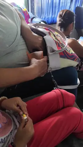 una caguama en el pasaje jaja #fyp #mexico🇲🇽  #foryoupage #barrio #foryou 