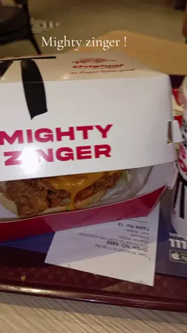 Mighty zinger😋😍#100kviews #creatorsearchinsights #foryou #fyp #kfc 