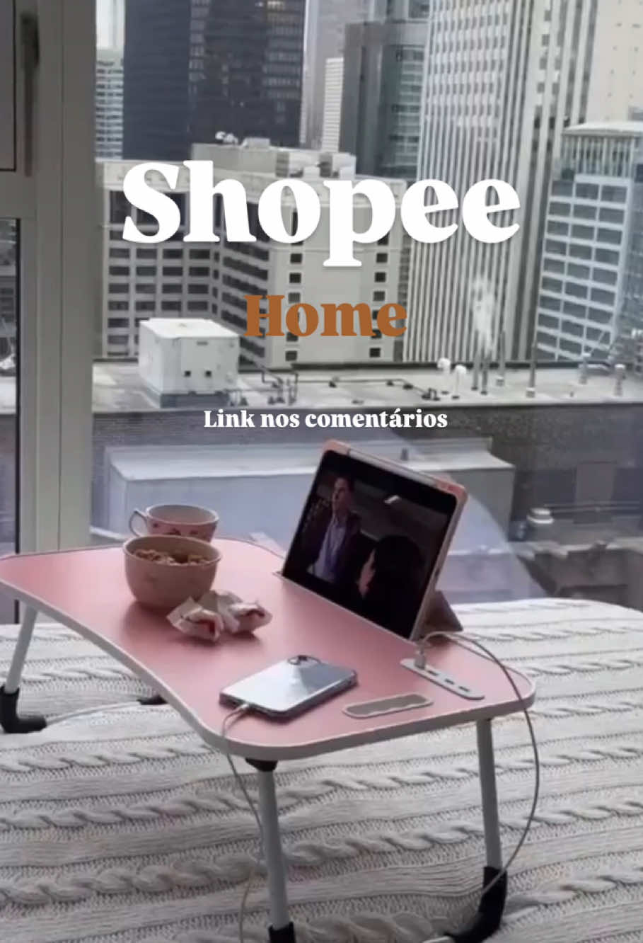 Praticidade e tecnologia em um só produto! Mesa de notebook com entrada USB para facilitar seu dia a dia, ideal para trabalhar, estudar ou até relaxar com conforto . . . #notebook #shopee #tecnologia #paty #mesa 