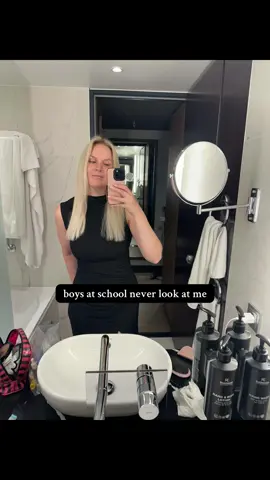 Am I delusional or what..? @Damiano David #damianodavid #damiano #måneskin #concert #viral 