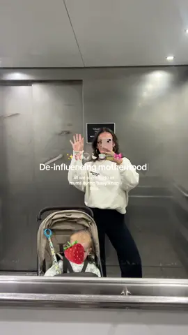 My take on nap time 🎧✨🪿💌 ofc boring housey jobs are important too (and I know therapeutic for so many people!) but I wanted to focus my time on something else to you show 🥰 we all got this mumas, do what makes you happyyyyy xxx #mumlife #deinfluencing 