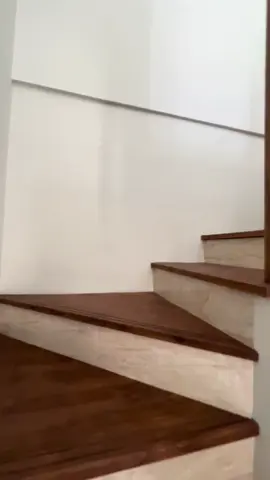 Lantai 2 dari rumah yang cakep banget 😍 Di Jual Rumah Baru Dalam Perumahan   Luas Tanah 159 m   Luas Bangunan 208 m   Kamar tidur 4   Kamar mandi 3   Garasi   Balkon   Karpot 2 Mobil   SHM   IMB   Harga 2.850 M  Rumah Jogja   Rumah Jogja dijual  Rumah Mewah Jogja    #RumahYogyakarta #PropertiYogya #RumahImpian #RumahDijual #InvestasiProperti