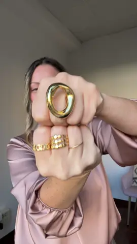 💅 Nuove unghiette ma con l’Anello Aura brillano ancora di più ✨ 🔗 Scopri l’Anello Aura qui 👆 #VanilleShop #AnelloAura #NailTok #FashionTikTok   