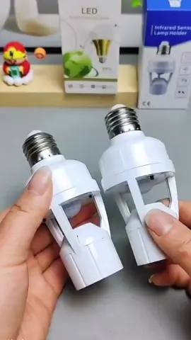 “Já chegou em casa no escuro, tropeçando e procurando o interruptor? Ou deixou luz acesa a noite inteira gastando energia à toa? 🤔 O Bocal com Sensor de Movimento acende a lâmpada automaticamente quando detecta presença e desliga sozinho depois. Mais segurança, conforto e economia para sua casa! 🏠💡 Não fique no escuro nem desperdice energia, garanta já o seu clicando no link abaixo! 🔗✨ #luz  #casainteligente #economiadeenergia #sensorpresenca #iluminacaointerna”