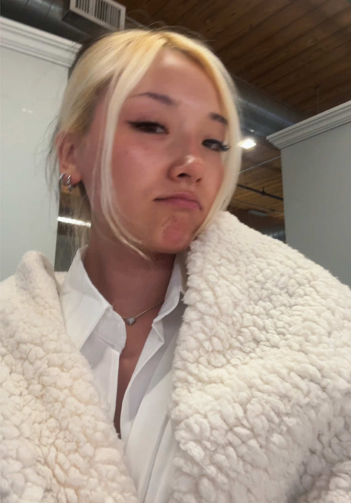 Wrinkly chin girlies unite