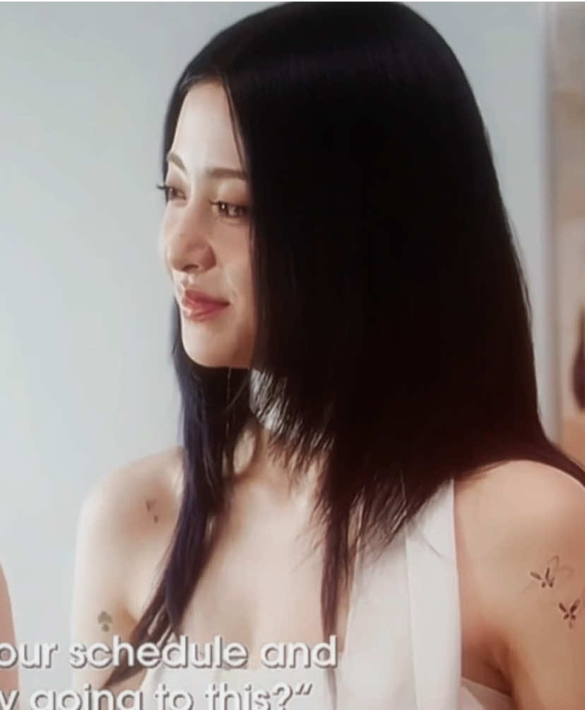 tell me why...#huhyunjin #miyawakisakura #foryou #foryourepage #fyp 