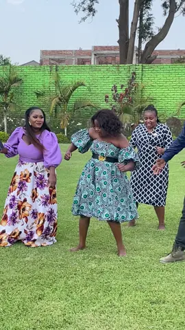 Ndine emweuja video shooting @Worshipper allanchirwa ping@Carol kadzuwa @Lovejoy M'bawa #ticktockmalawi🇲🇼 #zambiantiktok🇿🇲 Coming soon .Greatmindsvisuals 