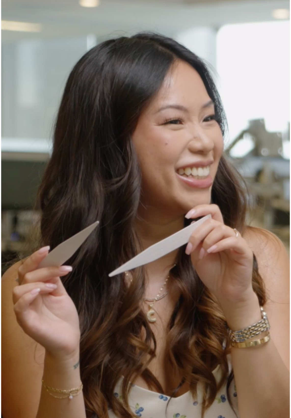 Sometimes your scent does the talking! We did a blind sniff test, seeing if our noses could tell the difference between the original designer scent and the Dossier Impression featuring @Christie X☁️ , Ines (Dossier's COO and Head of the Creative Lab), and hosted by @KittyKatPurrr ✨ See the full video on YouTube. Meet Fougère Pink Pepper, a daring, unisex perfume designed to spark conversation. Drawing inspiration from the iconic Guilty, this contemporary fragrance combines vibrant pink pepper, fragrant lavender, and rich, grounding woods, resulting in a bold, memorable aroma. Ideal for those who appreciate high-end scents without the hefty cost, Fougère Pink Pepper is an alluring, everyday fragrance that makes a statement. 📍 Available online and in-store. #unisexperfumes #BeautyTok #cologne #dossierperfumes 