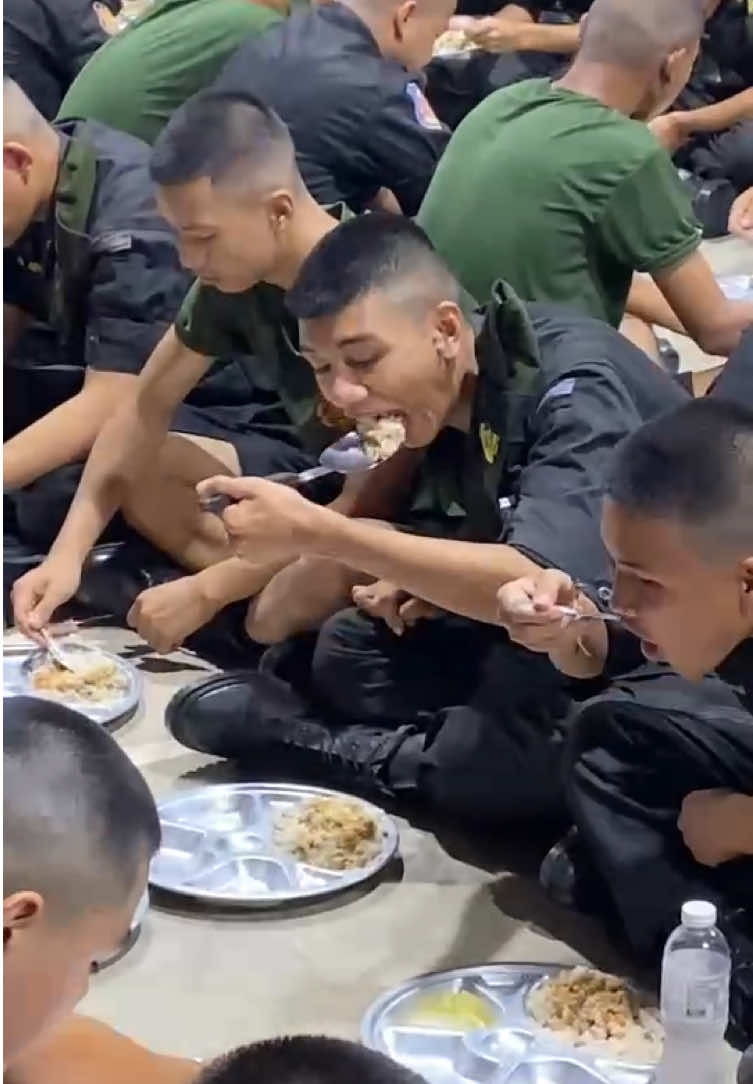 🍴🍱enjoy eating : กับข้าวศูนย์ฝึกอร่อยทุกอย่าง ฝึกภาคปกติ 2568🪖🫡#เทรนด์วันนี้ #enjoyeating #รด #การฝึกภาคปกติ68 #fyp 