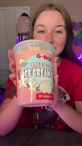 It tastes like soft serve ice cream 🤤 #tastetest #freezedriedcandy #icecream #sweettreat #freezedried 