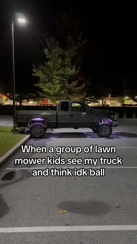 Hope this reaches the right audience #mower #mowersgonewild #searstractor 