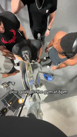 always so crowded… #gymbro #relatable #gym #humor #lockin 