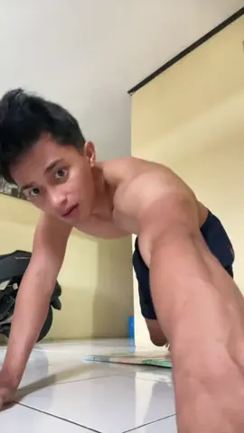 push up dulu biar makin kuat 🥰 #Sixpack #Brondong #Ganteng #Cakep #CowokCakep 