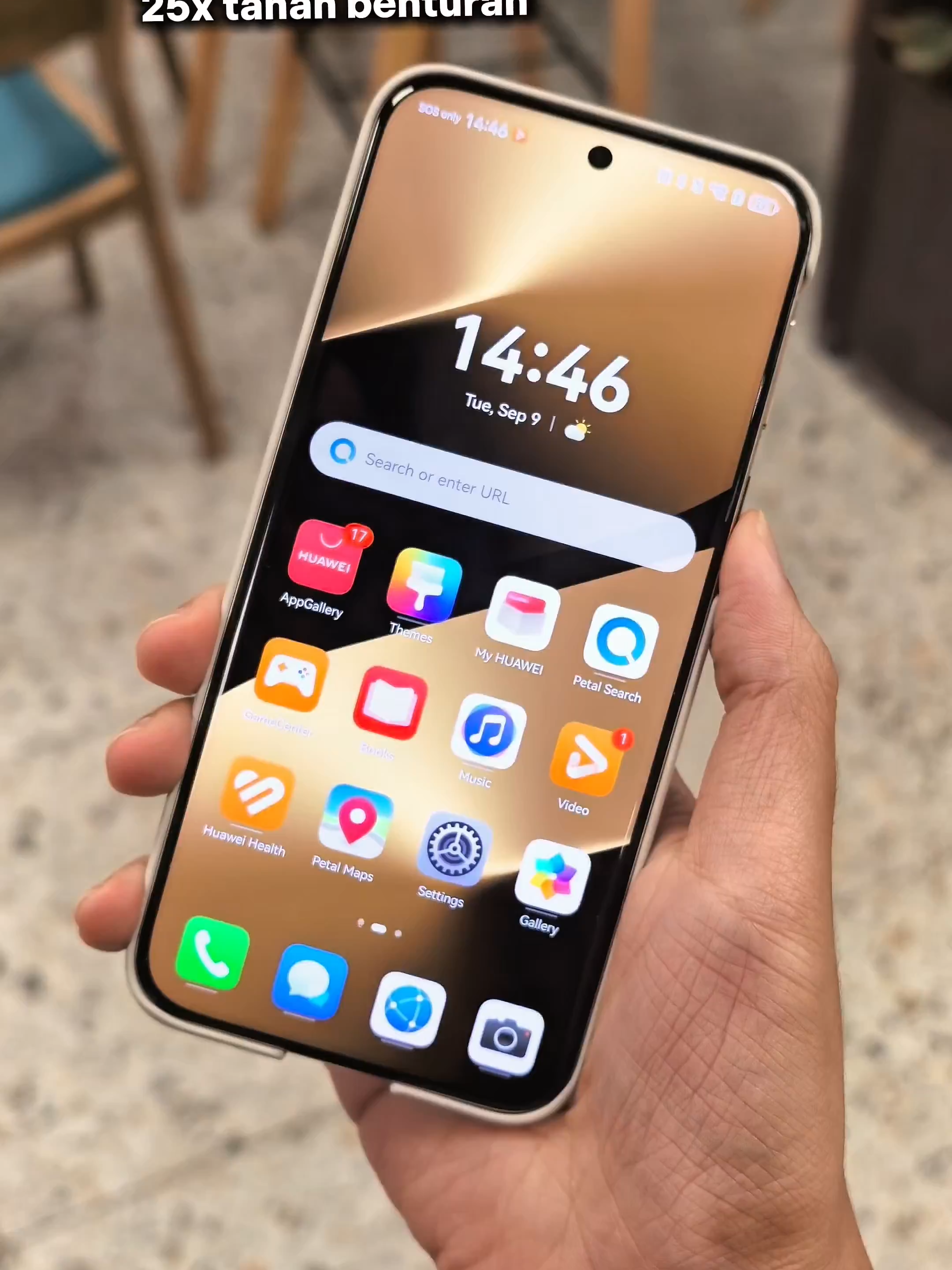 💎✨ Kuat, tangguh, elegan.  HUAWEI Pura 80 Ultra hadir dengan Crystal Armor Kunlun Glass 2 untuk perlindungan ekstra tanpa kompromi 🚀📱 #HUAWEI #HUAWEIINDONESIA #HUAWEIPura80Pro #HUAWEIPura80Ultra #FashionNext #SMARTPHONE #NEW #FYP #NEWARRIVAL #KunlunGlass2 #DurabilityTest