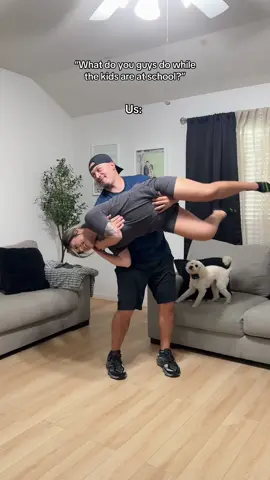 “I don’t weigh no dang 300 lbs.. I weigh 165, how you doin?” 😌🙂‍↔️ #couplestrend #marriagehumor #husbandwifehumor #marriedlife #couplescomedy @Chris Pulido 