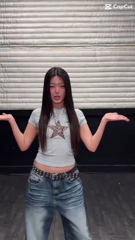 J-J-J-jealous of my Manison? YES!! #katseye #lara #daniela #yoonchae #eyekons 